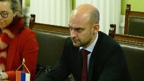 Put ka ratnim zločinima